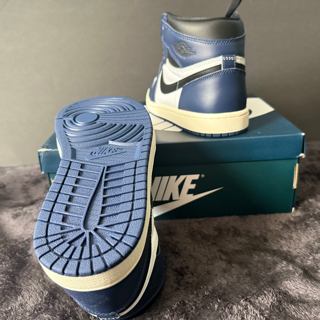 Air Jordan 1 retro high Og midnight navy blue