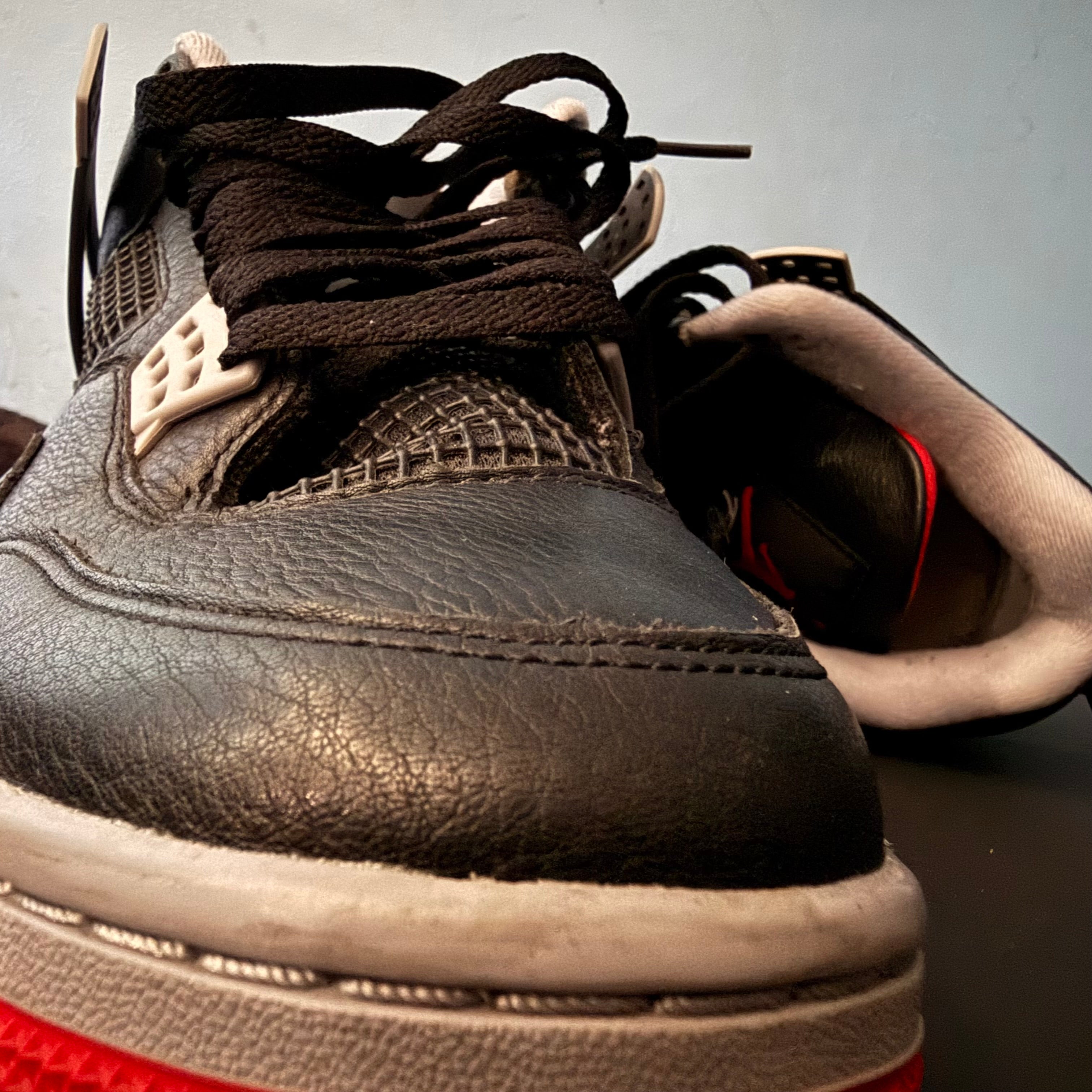 Jordan 4 bred reigiamined